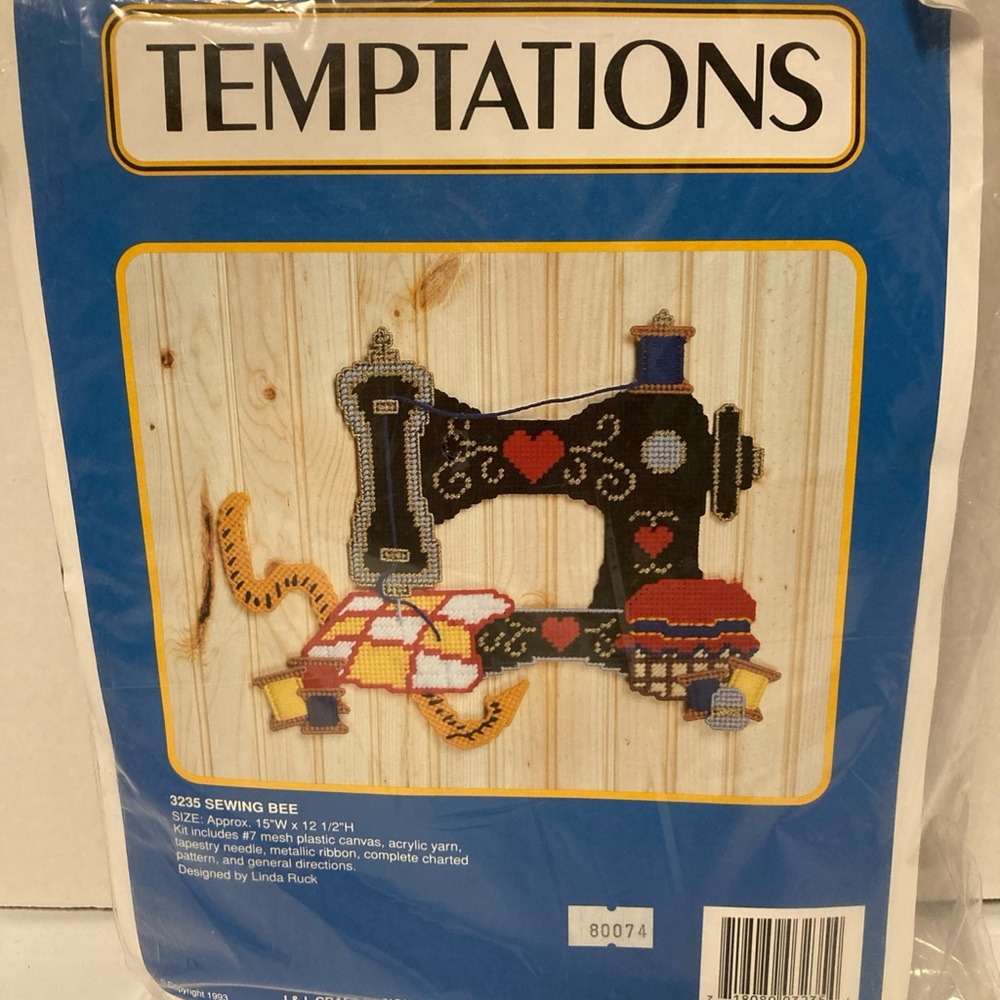 Temptations Plastc Canvas Needlepoint Kit #3235 Sewing Bee Vintage 1993 NOS